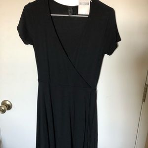 Black v neck dress